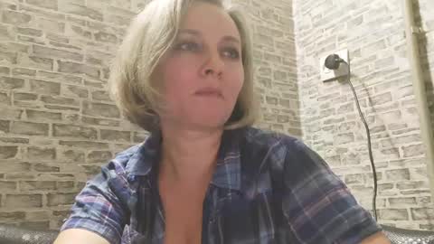 Snapshot of edithmanning chatting on January 22, 5:28 pm edithmanning online show from January 22, 5:28 pm