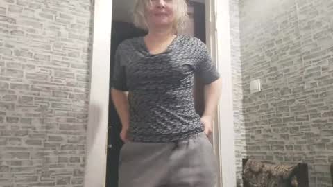 Snapshot of edithmanning chatting on January 17, 6:26 am edithmanning online show from January 17, 6:26 am