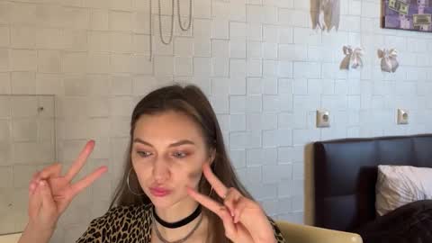 ef_fy online show from February 5, 8:06 am