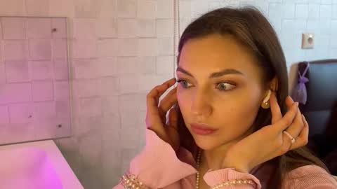 ef_fy online show from February 4, 7:55 am