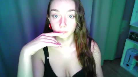 effie_balconii online show from December 3, 1:57 pm