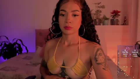 Snapshot of effy_cb chatting on January 2, 10:26 am effy online show from January 2, 10:26 am