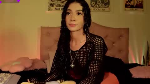 Snapshot of effy_cb chatting on October 10, 5:45 am effy online show from October 10, 5:45 am