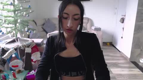 Snapshot of eibby_princess chatting on January 3, 5:53 pm   online show from January 3, 5:53 pm