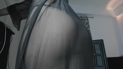 Snapshot of eileen_pinkman chatting on October 15, 2:25 am eileen_pinkman online show from October 15, 2:25 am