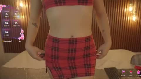 eimyaniston cute online show from June 17, 12:50 pm