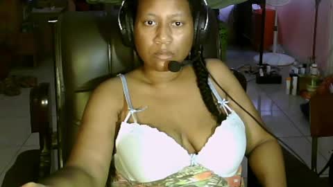 Eirondra Valeen online show from April 1, 2:01 am