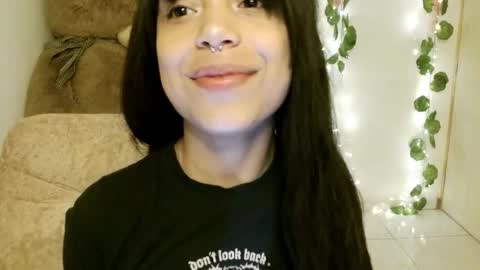 Snapshot of eiviiy1609 chatting on October 13, 1:47 pm eiviiy1609 online show from October 13, 1:47 pm