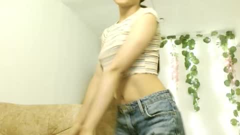 Snapshot of eiviiy1609 chatting on October 20, 1:58 pm eiviiy1609 online show from October 20, 1:58 pm