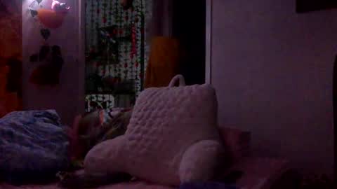 ejrabloom online show from March 15, 12:01 am