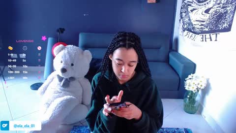 Snapshot of ela_0 chatting on January 10, 8:15 pm Ela  Help me reach 100 thumbs up online show from January 10, 8:15 pm