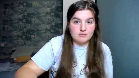 Elanis online show from April 18, 5:59 pm