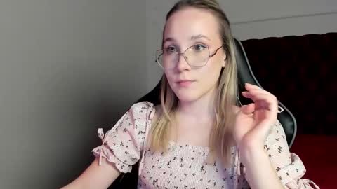 elaravoltage online show from March 17, 11:14 am