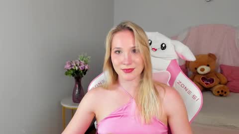 elaravoltage online show from June 25, 5:36 pm