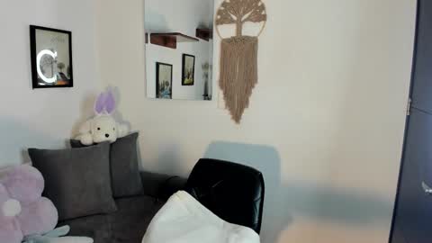 Electra- Please help me reach 100 likes online show from March 12, 2:36 am