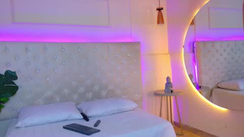 ELECTRA  online show from October 9, 6:45 pm