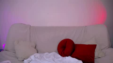 elenamonroe_ online show from March 6, 5:13 am