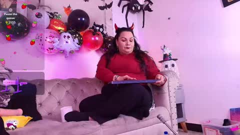 Snapshot of elenna_boobs_ chatting on October 21, 5:44 am elenna_boobs_ online show from October 21, 5:44 am