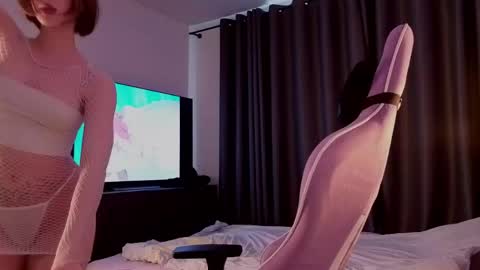 Elfie online show from April 21, 10:22 am