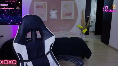 eliiih_ online show from May 31, 10:43 am