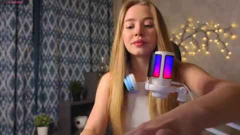 Elina online show from December 2, 1:29 am