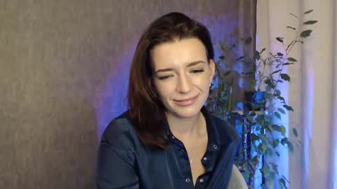 Elina online show from December 7, 9:55 pm