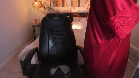 Alice online show from November 20, 2:51 pm