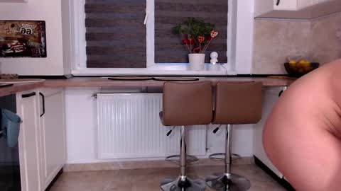 elisabeth_jason online show from February 18, 5:20 am