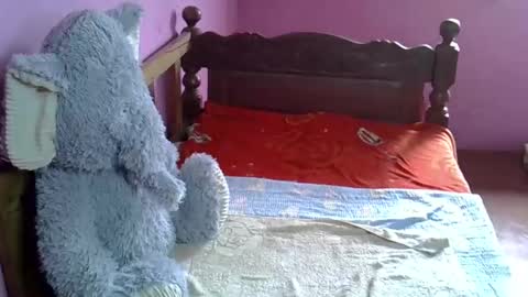 elisah01 online show from March 12, 7:00 am