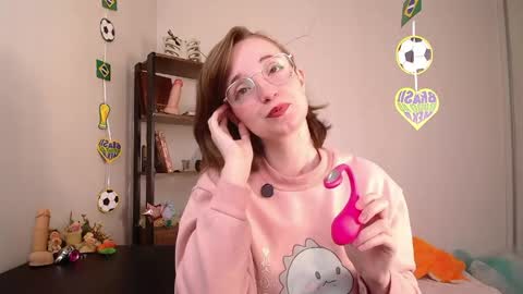 elise_nyx online show from June 9, 11:53 am