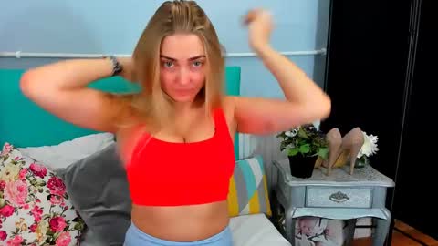 Elise online show from December 28, 9:09 am