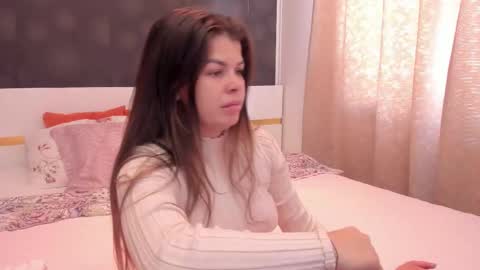 Elly online show from October 22, 8:19 am