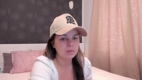 Elly online show from November 28, 8:28 am