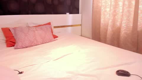 Elly online show from October 15, 7:44 am