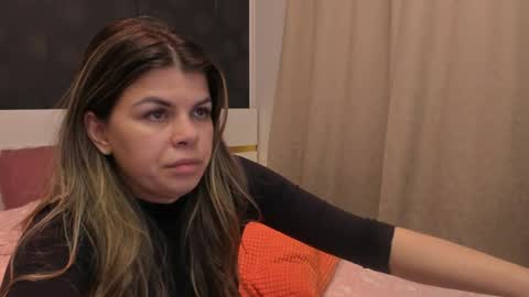 Elly online show from April 7, 7:38 pm