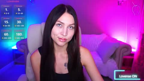 elisevelour online show from October 24, 12:45 pm