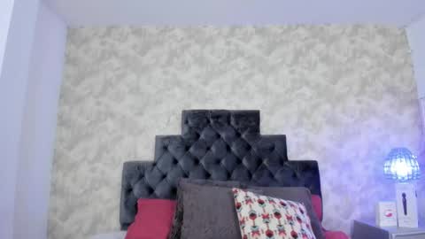 Elizabeth online show from December 13, 8:37 pm