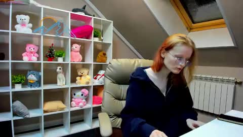 Elizabeth online show from January 3, 1:27 am