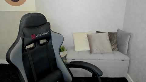 Elizabeth online show from September 26, 2:20 am