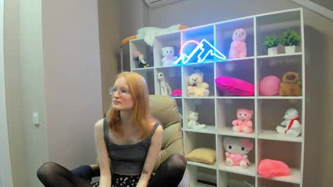 Elizabeth online show from February 28, 9:15 am