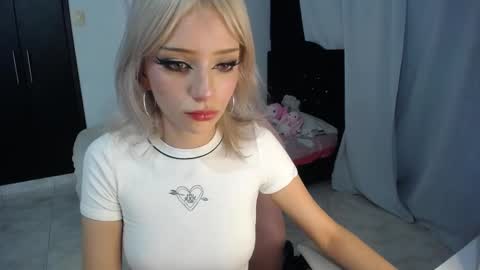  Elizabeth  online show from February 9, 3:42 am