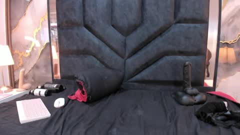 Elizabeth Rodrguez  online show from April 1, 1:41 pm