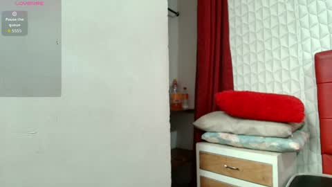 elizabetth_roman online show from March 30, 8:30 pm