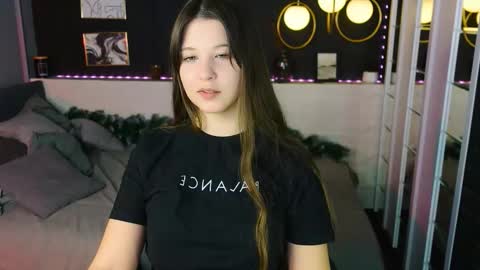 Eliza online show from December 21, 1:59 pm