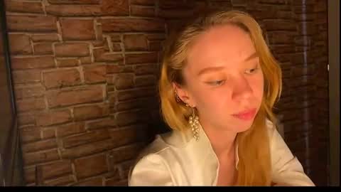 Eliza online show from July 9, 7:27 pm