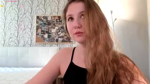 Lisa  online show from May 23, 5:00 pm
