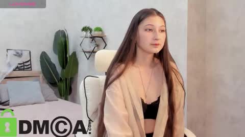 Ella online show from November 5, 1:55 am