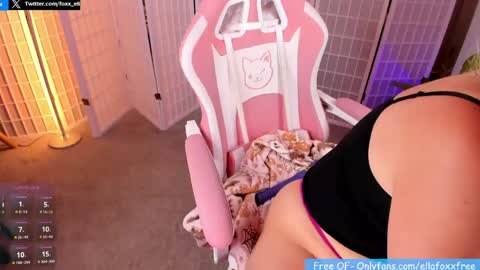 ella_foxx online show from April 15, 3:07 am