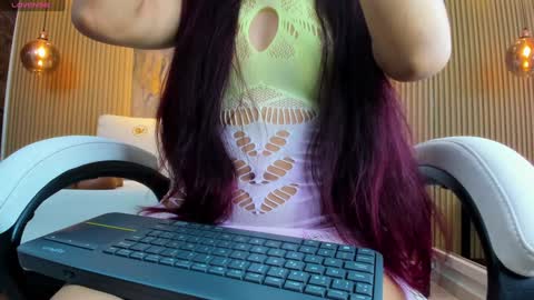 Snapshot of ella_harper chatting on February 5, 2:51 am ella harper online show from February 5, 2:51 am