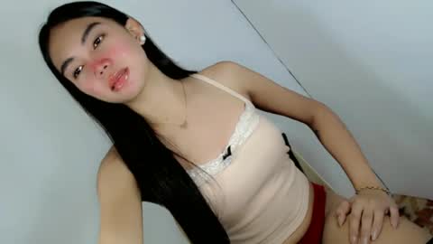 ella_walkerxxx online show from June 19, 4:43 pm